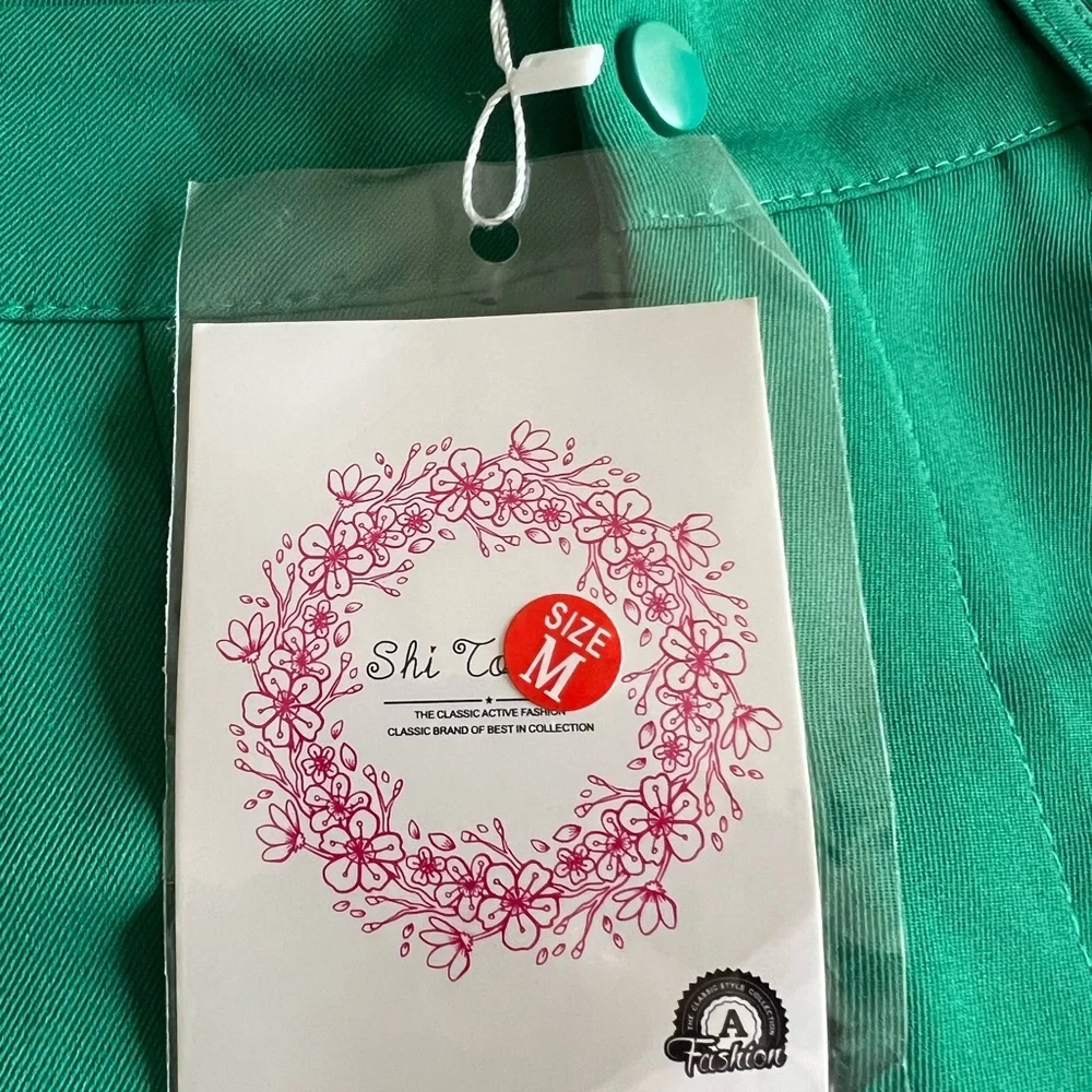 European Design Women Shorts - Picture 6 of 7